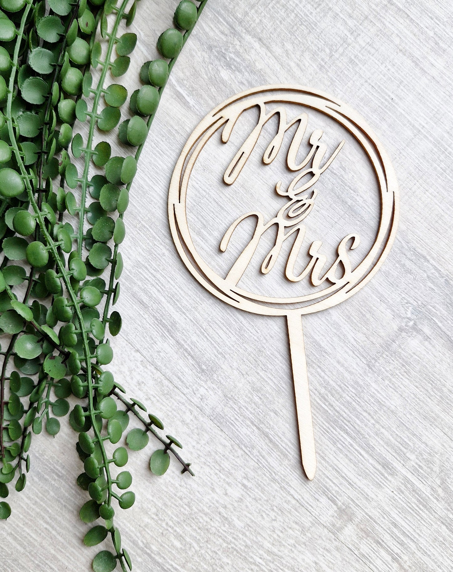 Mr & Mrs MDF Wooden Cake Topper – Elegant Wedding Decoration